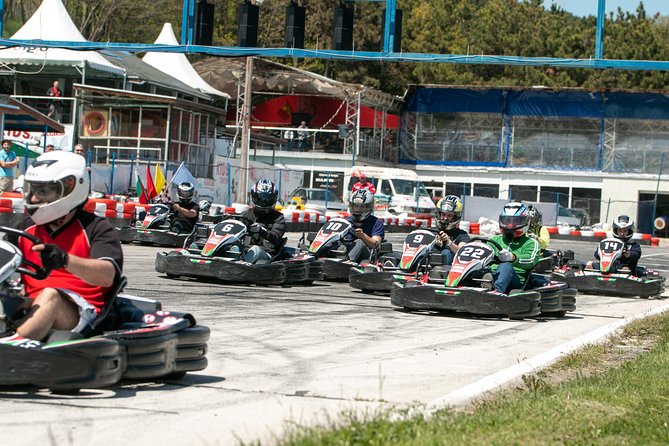 15 Min Of Go Karting - Safety equipment and family use