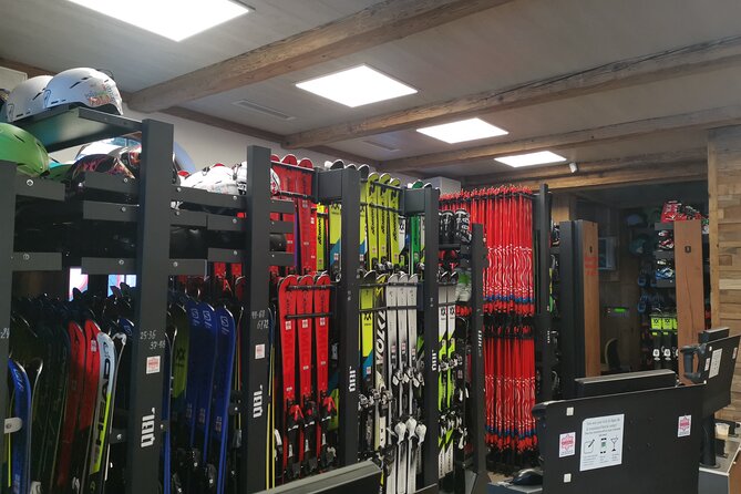 4 days Ski equipment rental in Borovets - The equipment and fitting process