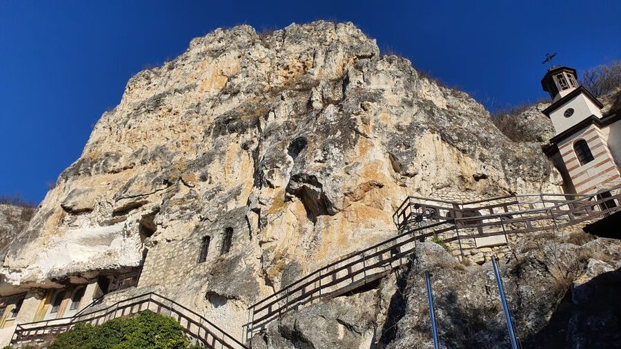From Bucharest: Bulgaria 1-Day Tour - Arbanasi, a village with a traditional feel