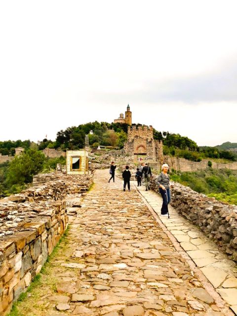 From Bucharest: Day Trip to Medieval Marvels of Bulgaria - Basarabov Monastery, a quiet start in the rocks