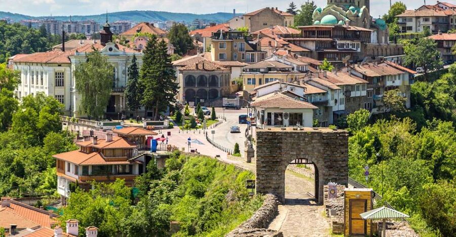 From Bucharest: Small Group Day Trip to Medieval Bulgaria - Ivanovo Rock Churches and their painted walls