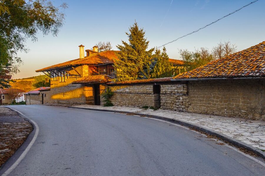 From Bucharest: Small Group Day Trip to Medieval Bulgaria - Bulgarian lunch and the return to Bucharest
