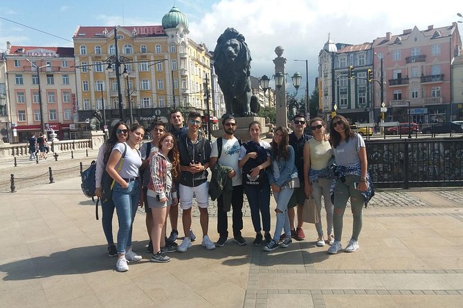 Market Food Tour - Lions’ Bridge and the walk between markets