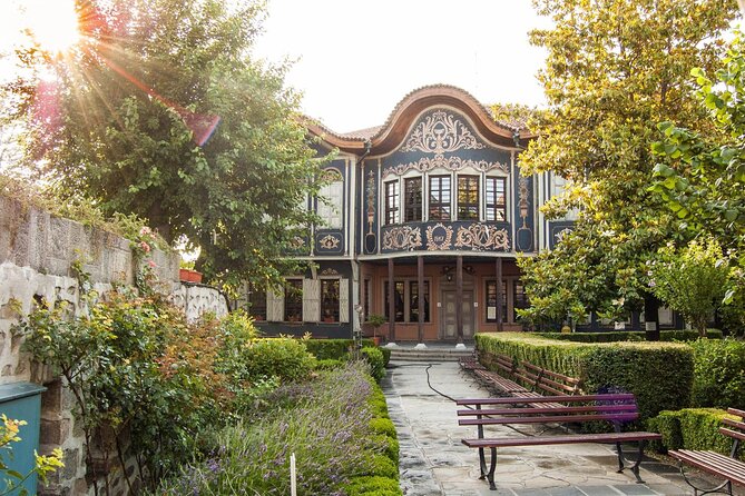 Plovdiv full-day tour in Italian - Walking through Plovdiv’s Old Town