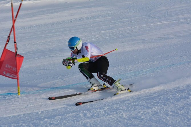 Private lessons in Bansko with former national ski racer - Carving, black runs, powder, and jumps
