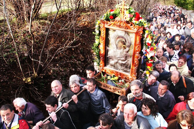 Private trip to Bachkovo Monastery and Assen’s Fortress - The drive from Plovdiv with Lyuben