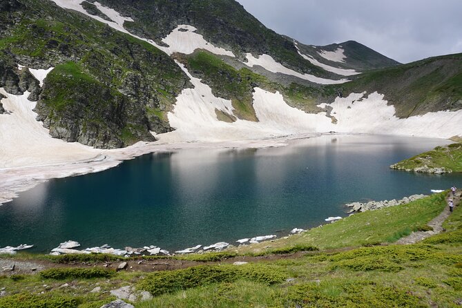 Seven Rila lakes-Snowshoeing with Waterfall and Hot Mineral pools - What the lake route feels like in winter