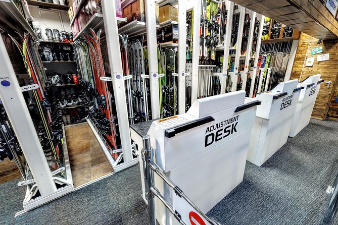 Ski and Snowboard equipment rental in Bansko - Arriving at Pirin Street 92e at 10:00 AM