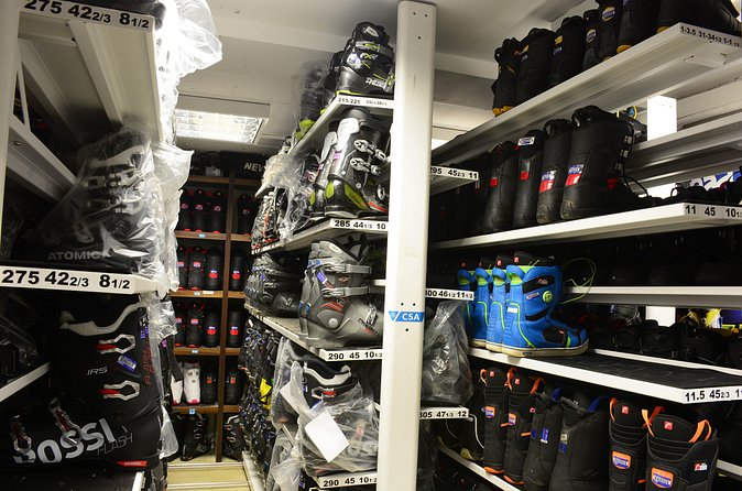 Ski and Snowboard equipment rental in Borovets - Keeping the gear at your accommodation