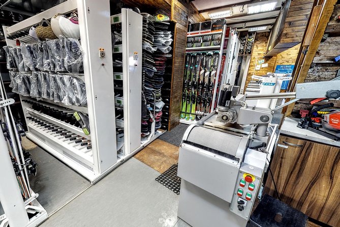 Ski and Snowboard Equipment servicing in Bansko - Finding Ski & Board Traventuria in Bansko