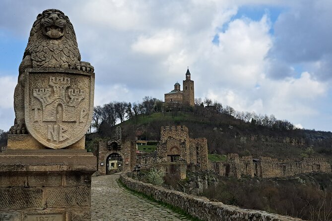 Veliko Tarnovo and Arbanasi day tour from Sofia with pickup - The three-hour ride from Sofia